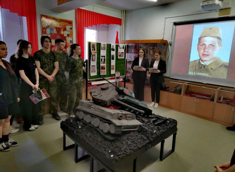 Поздравляем с победой в &quot;Межшкольной военизированной эстафете на кубок имени Юрия Солдатова&quot;!.